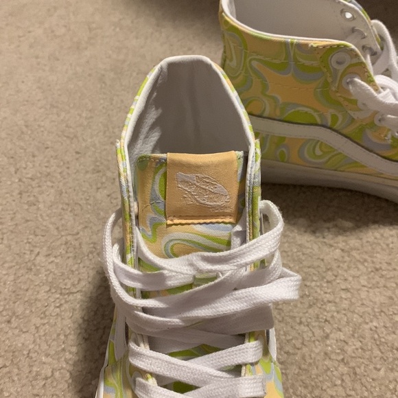 Groovy 70’s Hi-Tops - Picture 4 of 5